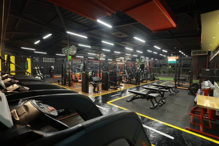 Professional Gym in Indore – Train Smarter, Get Stronger & Achieve Your Fitness Goals 💪🏋️‍♂️